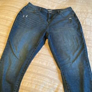 Sonoma Boyfriend Jeans.. Size 16..